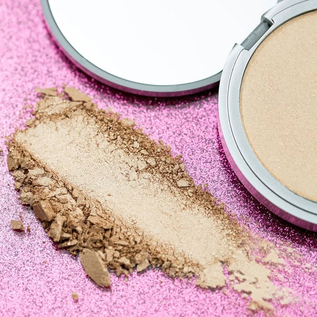 the Balm Mary-Lou Manizer Highlighter Travel Size 0.17 oz - Subtle Glow