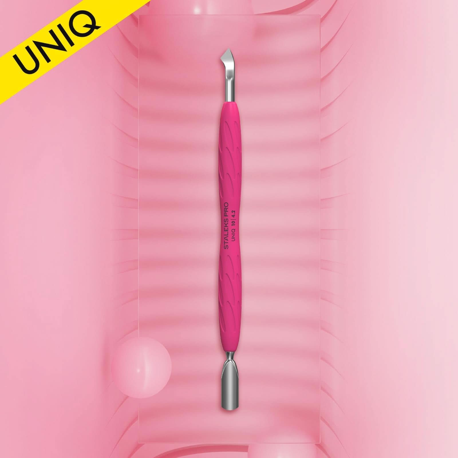 Staleks Manicure pusher Gummy with silicone handle UNIQ 10 TYPE 4.2 – Stainless Steel – Professional Cuticle Tool (rounded narrow pusher and bent blade)